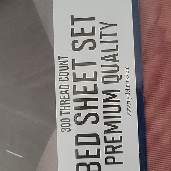 ROYALE LINENS Queen sheet set - Picture 2 of 8